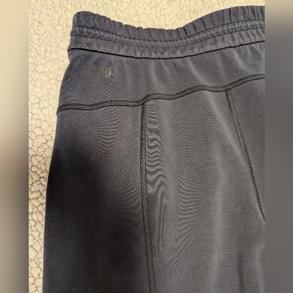 Lululemon Softstreme High-Rise Straight Leg Crop Black Size 10 - Picture 10 of 16